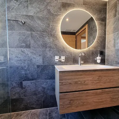 Riverside 3rd Floor North * Saas-Fee